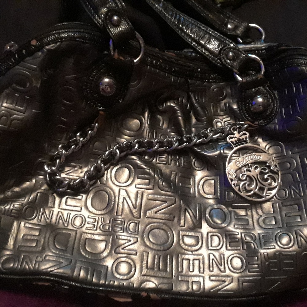 free on bag with very worn out torn straps